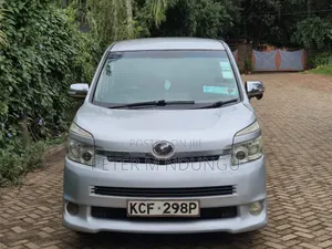 Toyota Voxy 2008 Silver