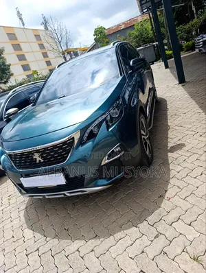 Peugeot 5008 2018 Green