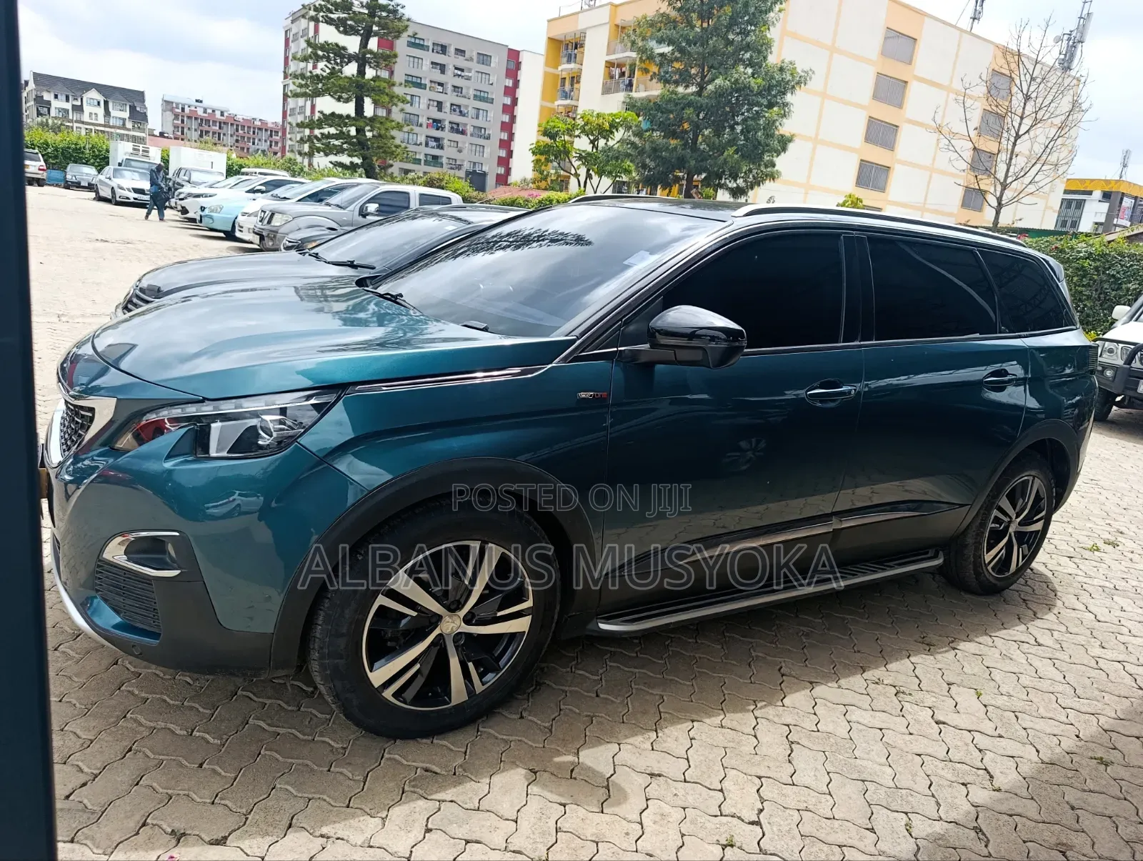 Peugeot 5008 2018 Green