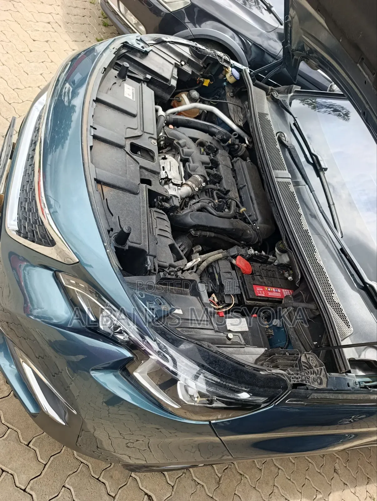 Peugeot 5008 2018 Green