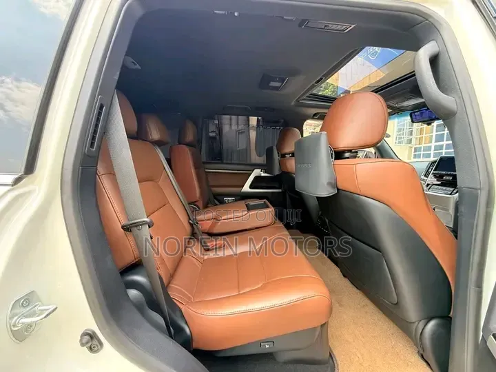 Toyota Land Cruiser 2019 White