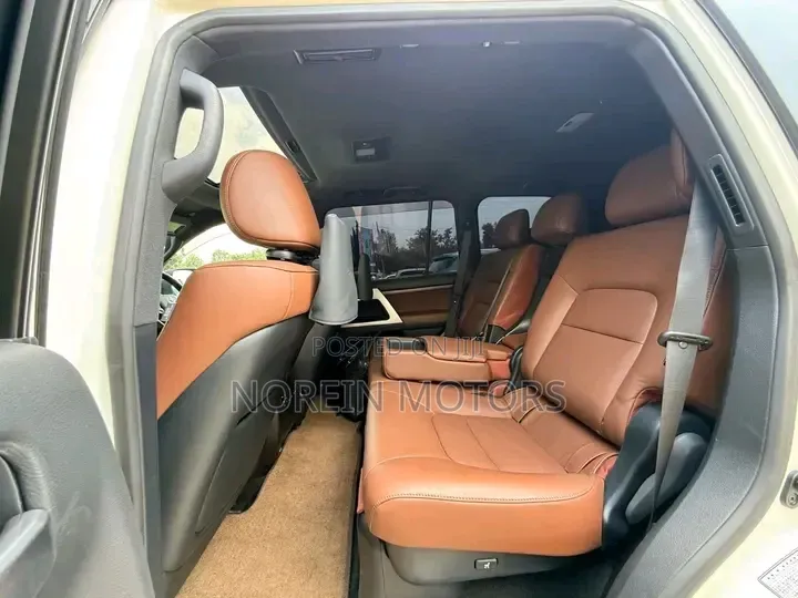 Toyota Land Cruiser 2019 White