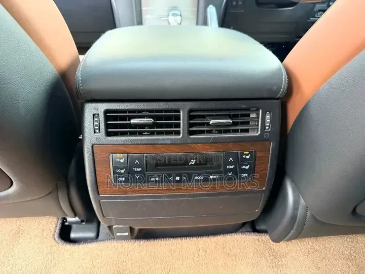 Toyota Land Cruiser 2019 White
