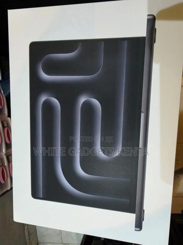 New Apple MacBook Pro 2025 M5 14-inch 16GB Apple M5 Pro SSD 512GB