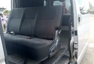 Toyota HiAce 2017 Silver