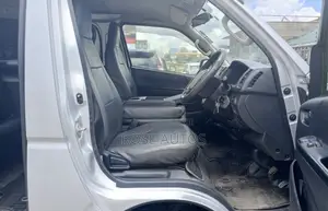Toyota HiAce 2017 Silver