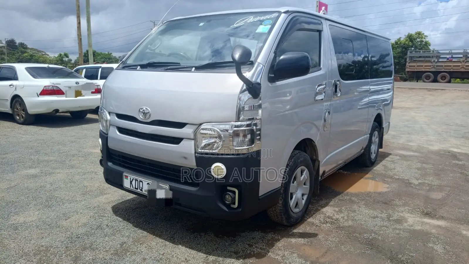 Toyota HiAce 2017 Silver