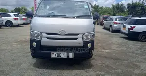 Toyota HiAce 2017 Silver