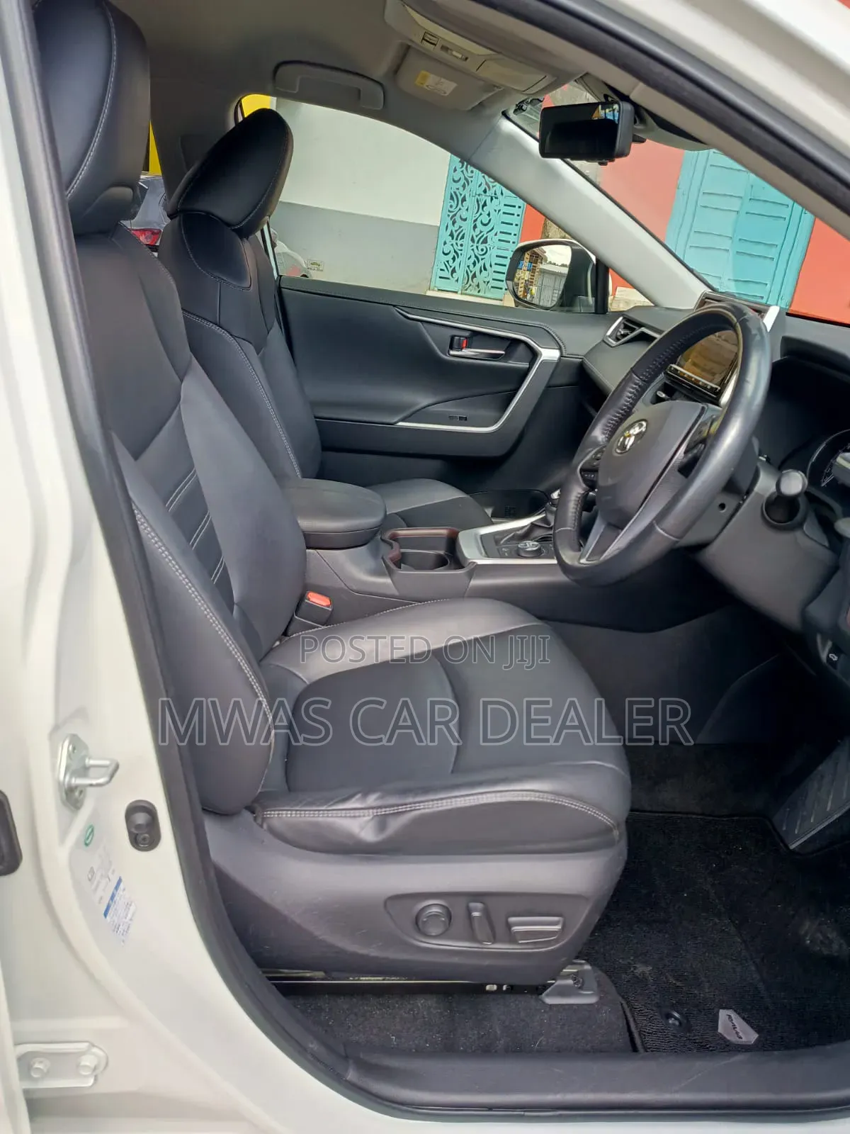 Toyota RAV4 2019 White