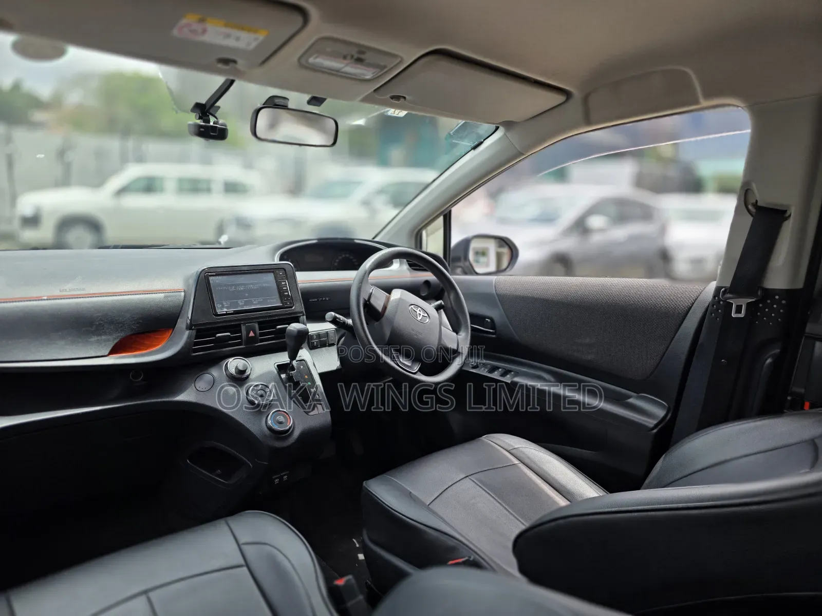 Toyota Sienta 2020 Silver
