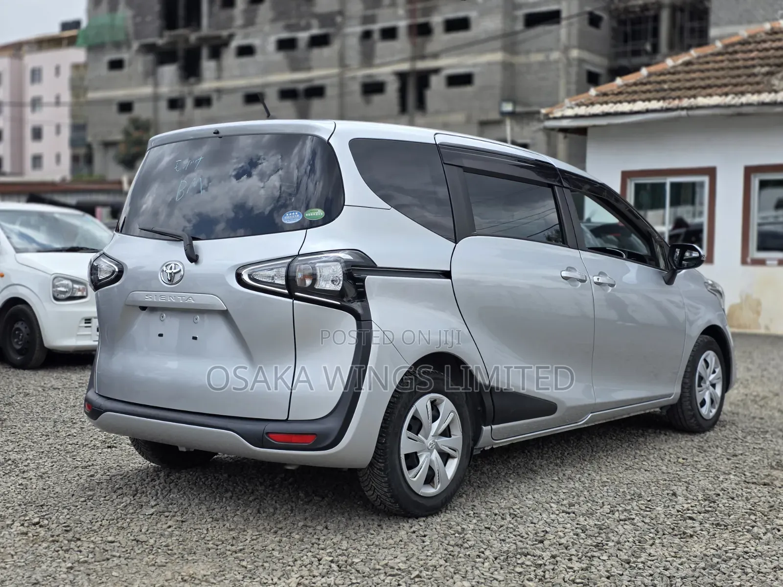 Toyota Sienta 2020 Silver