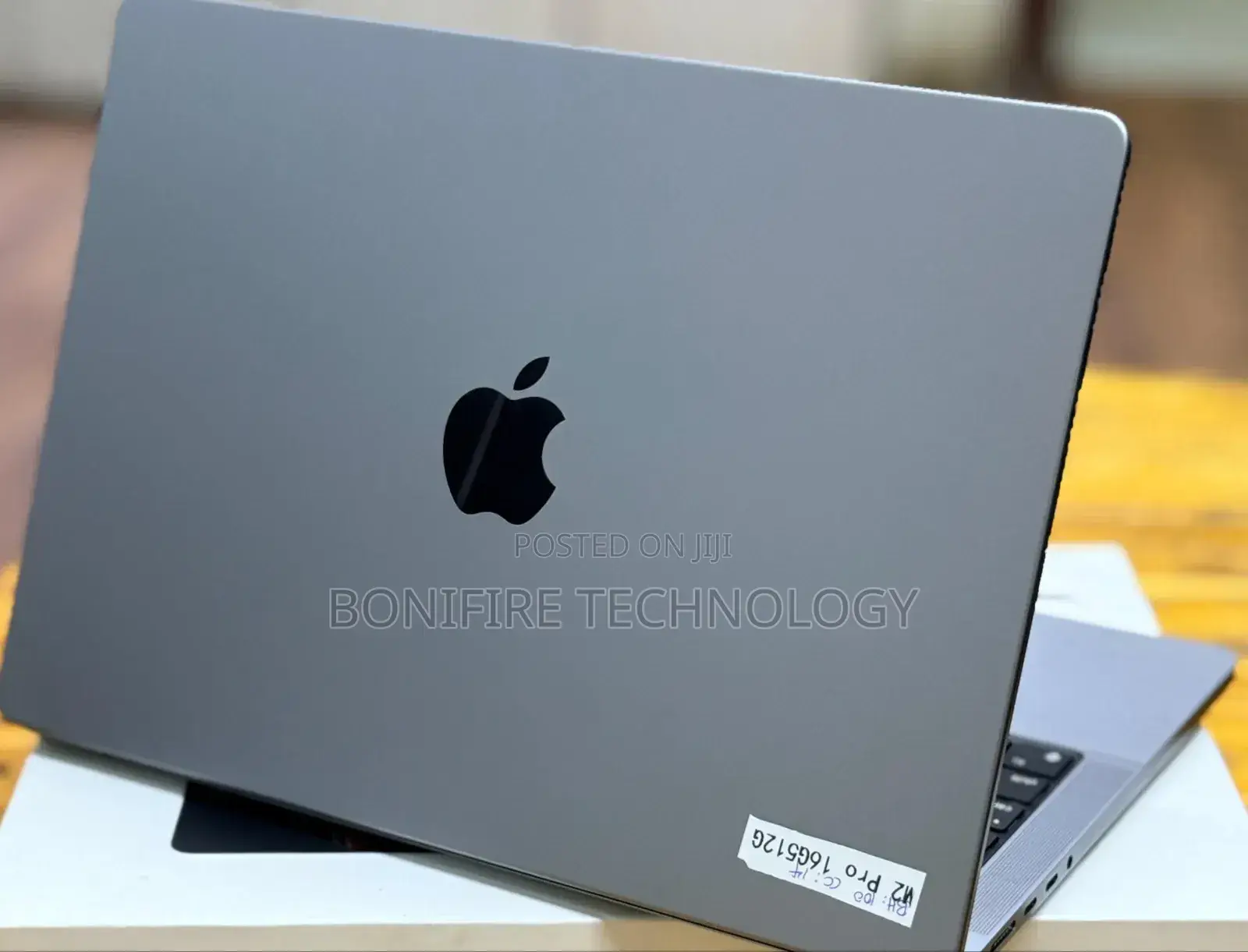 Laptop Apple MacBook Pro 2022 M2 16GB Apple M2 SSD 512GB