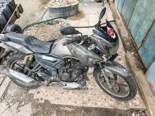 TVS Apache 180 RTR 2018 Gray - thumbnail 2
