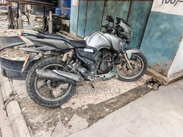 TVS Apache 180 RTR 2018 Gray - thumbnail 3
