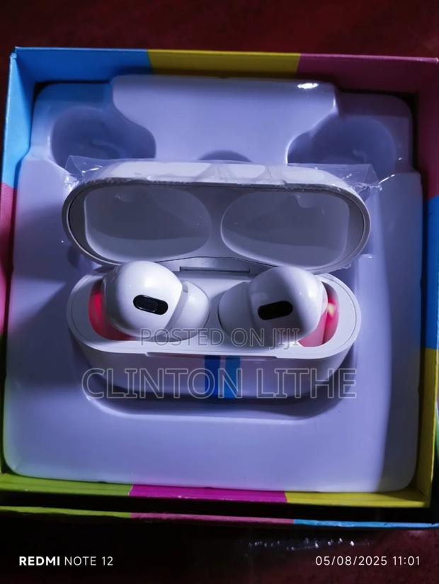Earpods and Buds - main view