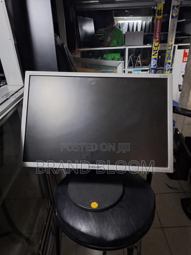 Samsung 24 Inches Monitor With Frame