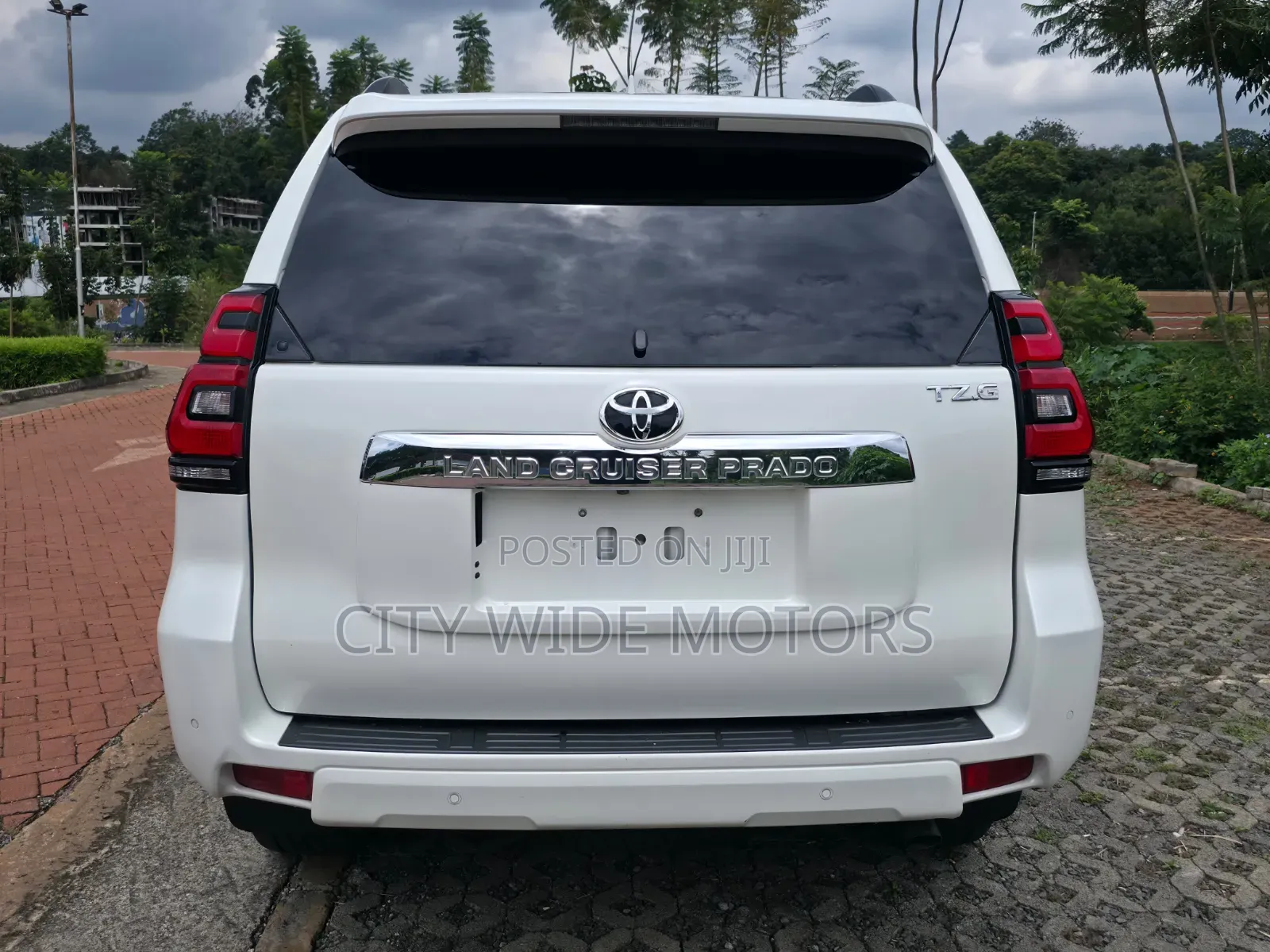 Toyota Land Cruiser Prado 2021 White
