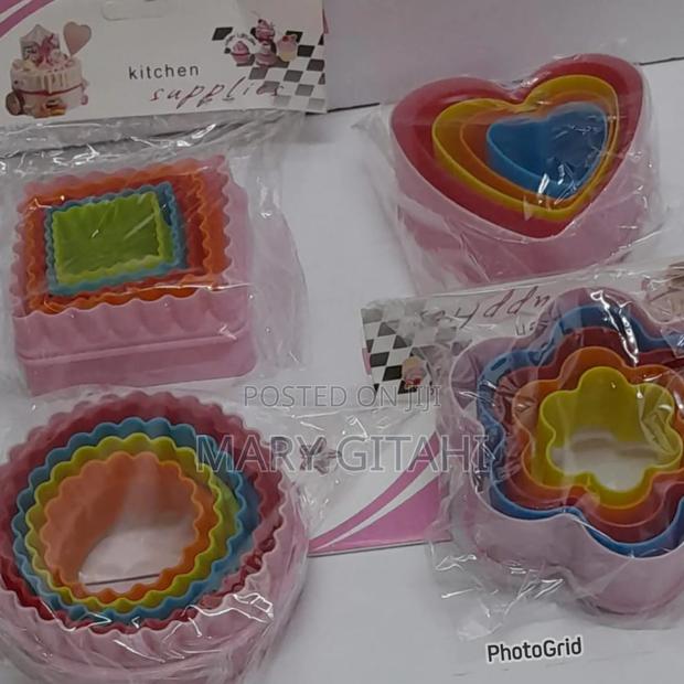 Cookie Cutter/Shaper
: Plastic