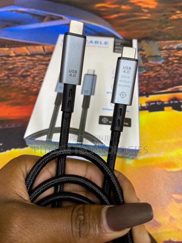 Usb4 Cable - main view