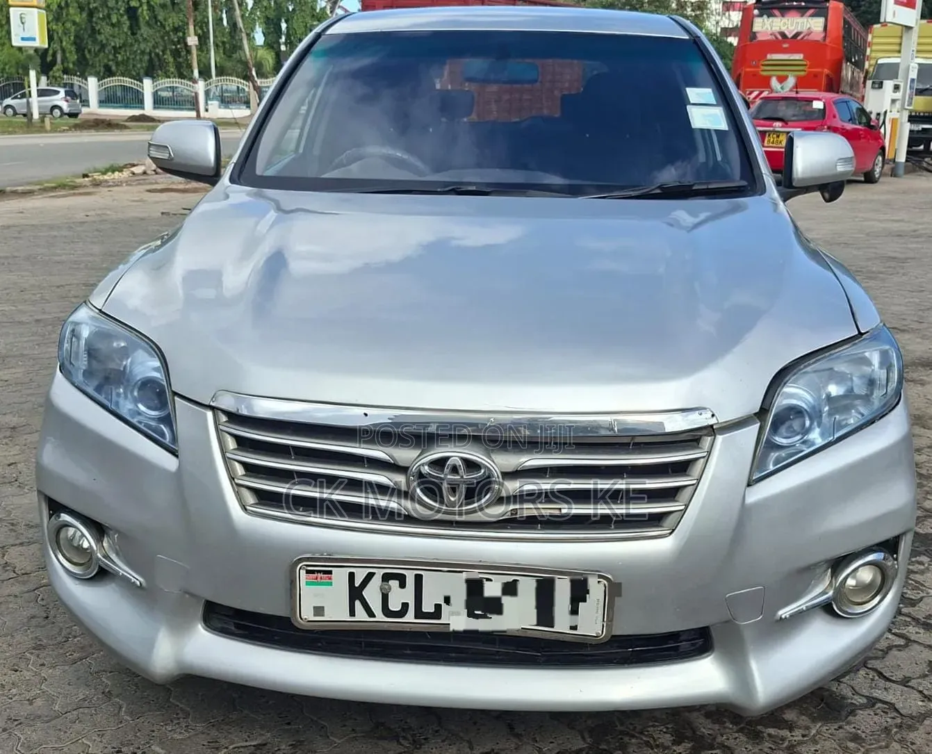 Toyota Vanguard 2010 Silver