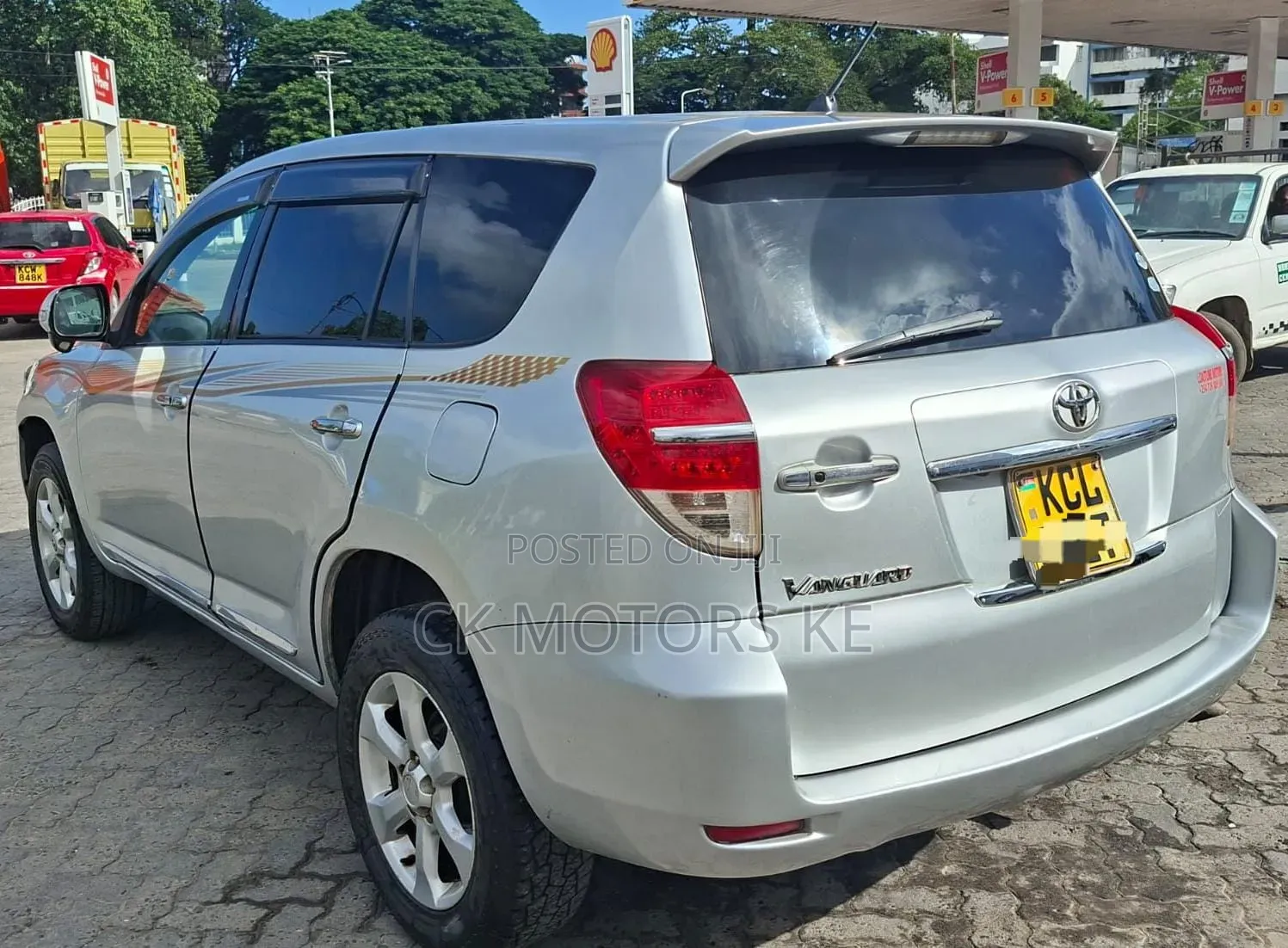 Toyota Vanguard 2010 Silver
