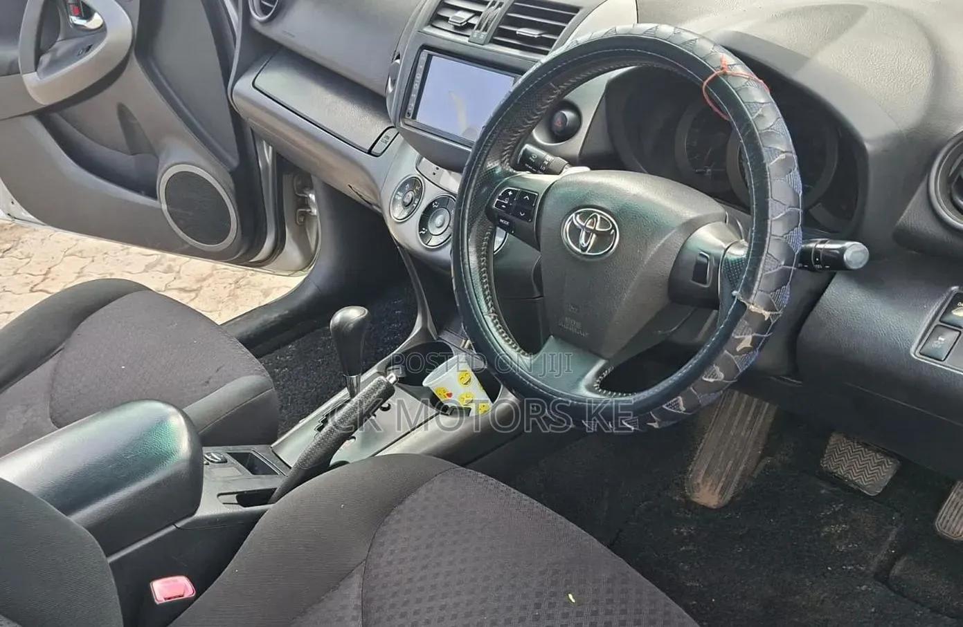 Toyota Vanguard 2010 Silver