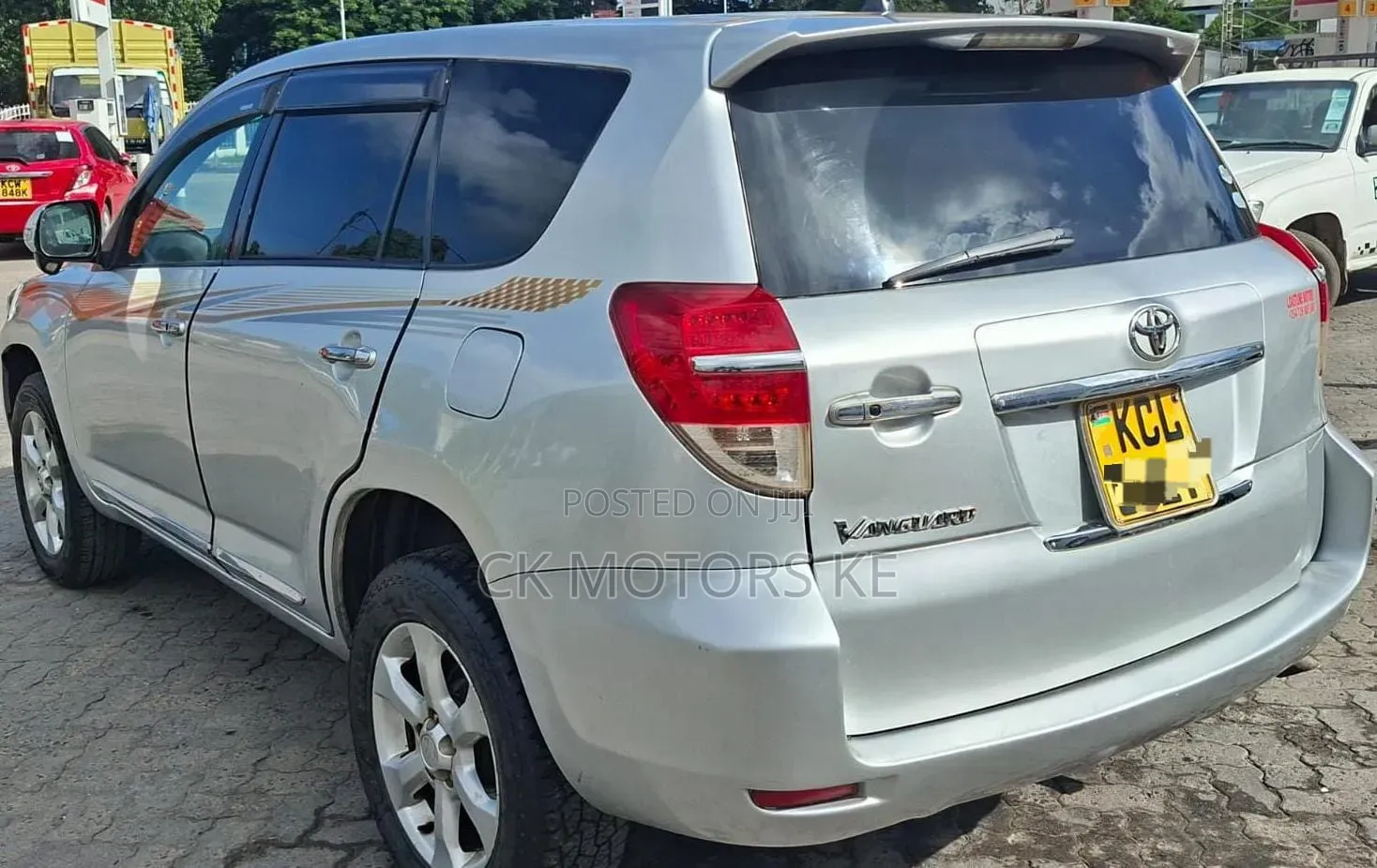 Toyota Vanguard 2010 Silver