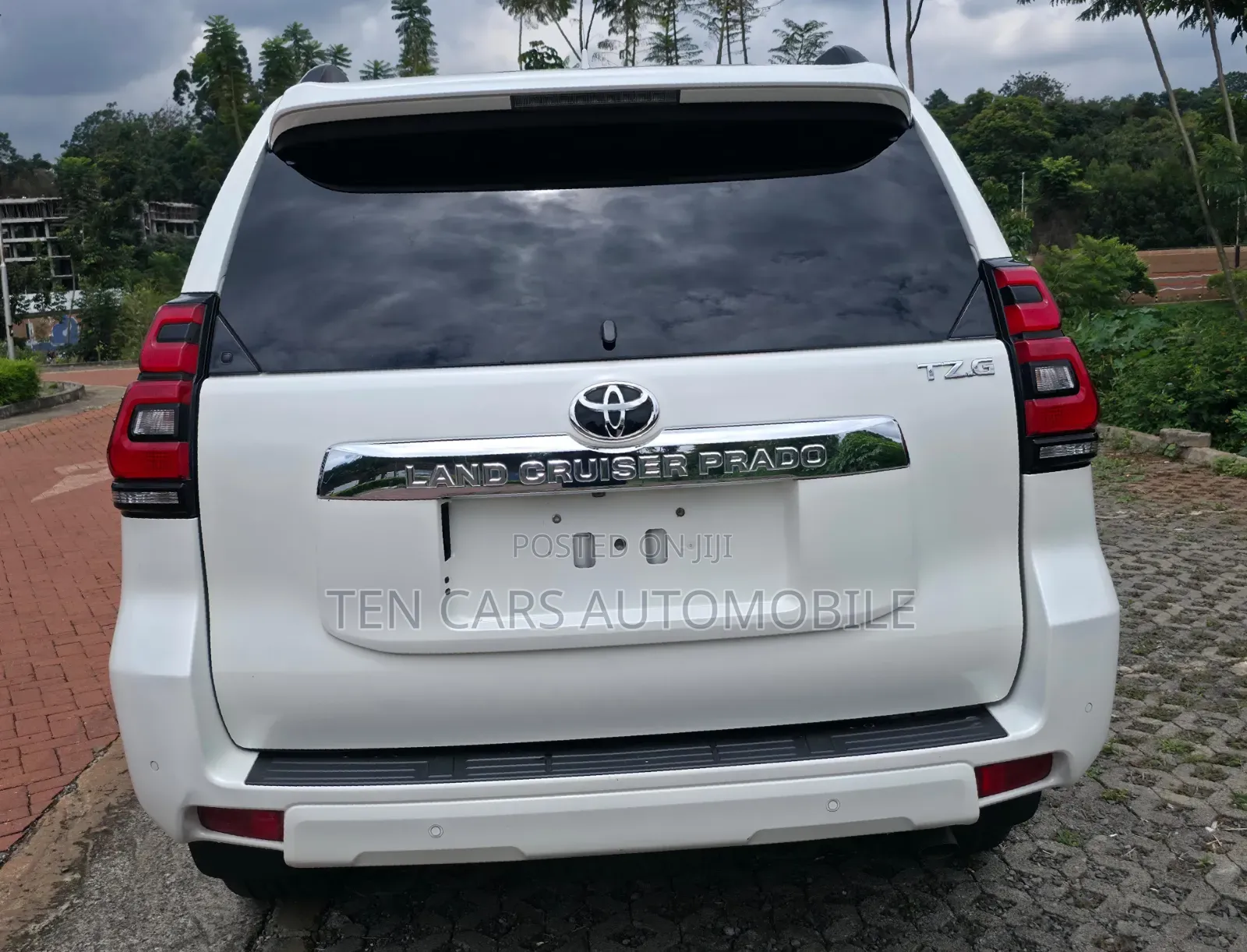 Toyota Land Cruiser 2021 White