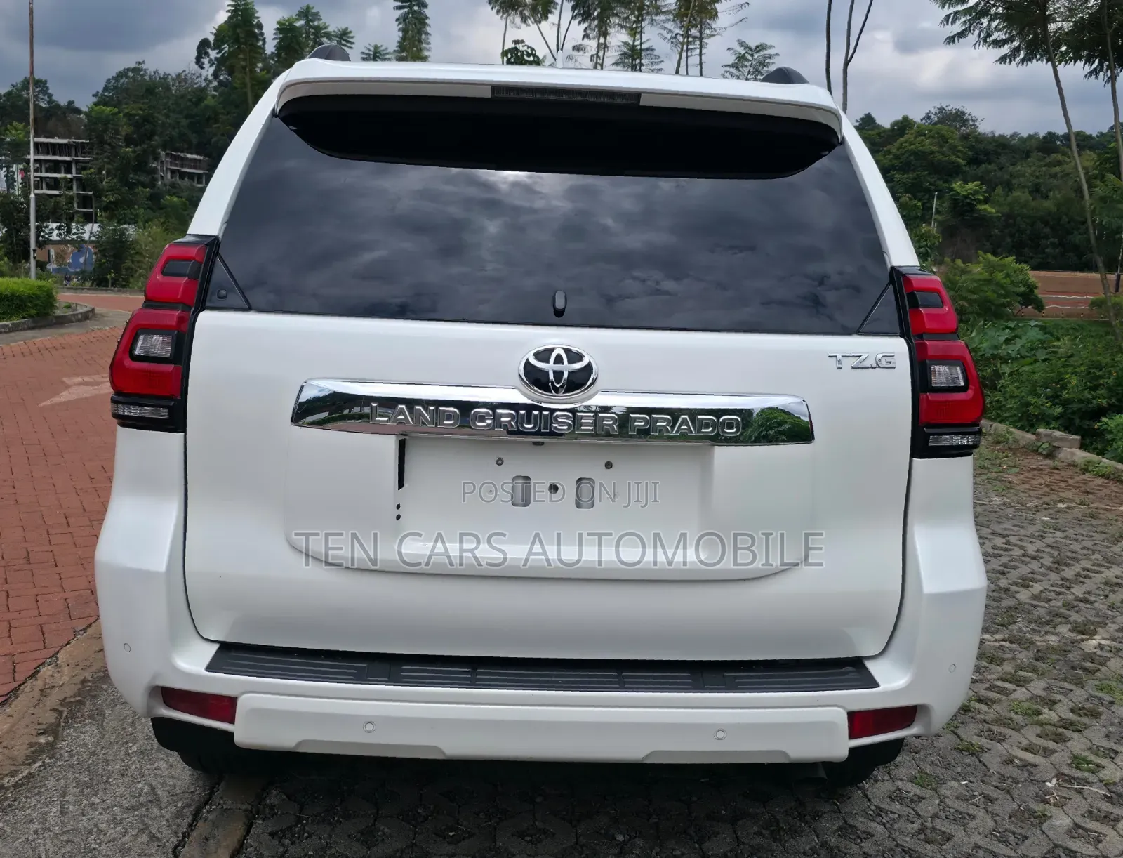 Toyota Land Cruiser 2021 White