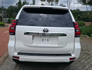 Toyota Land Cruiser 2021 White