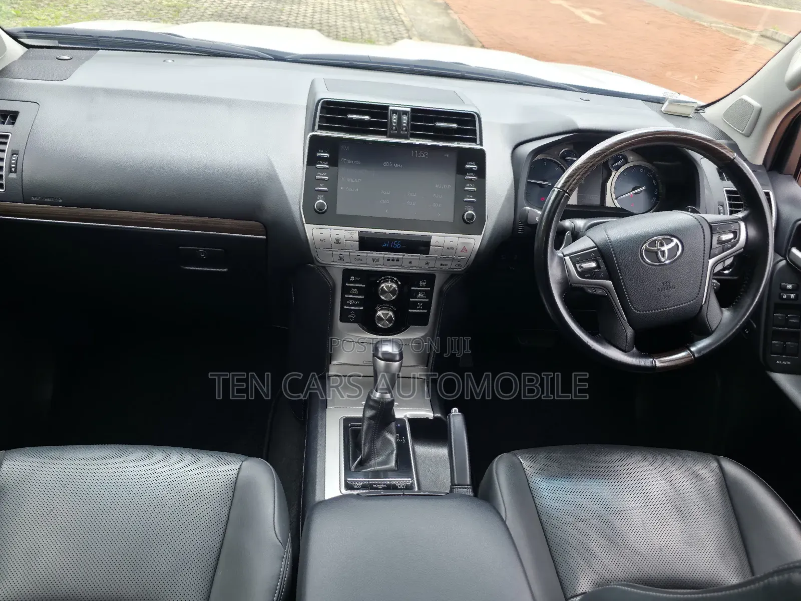Toyota Land Cruiser 2021 White