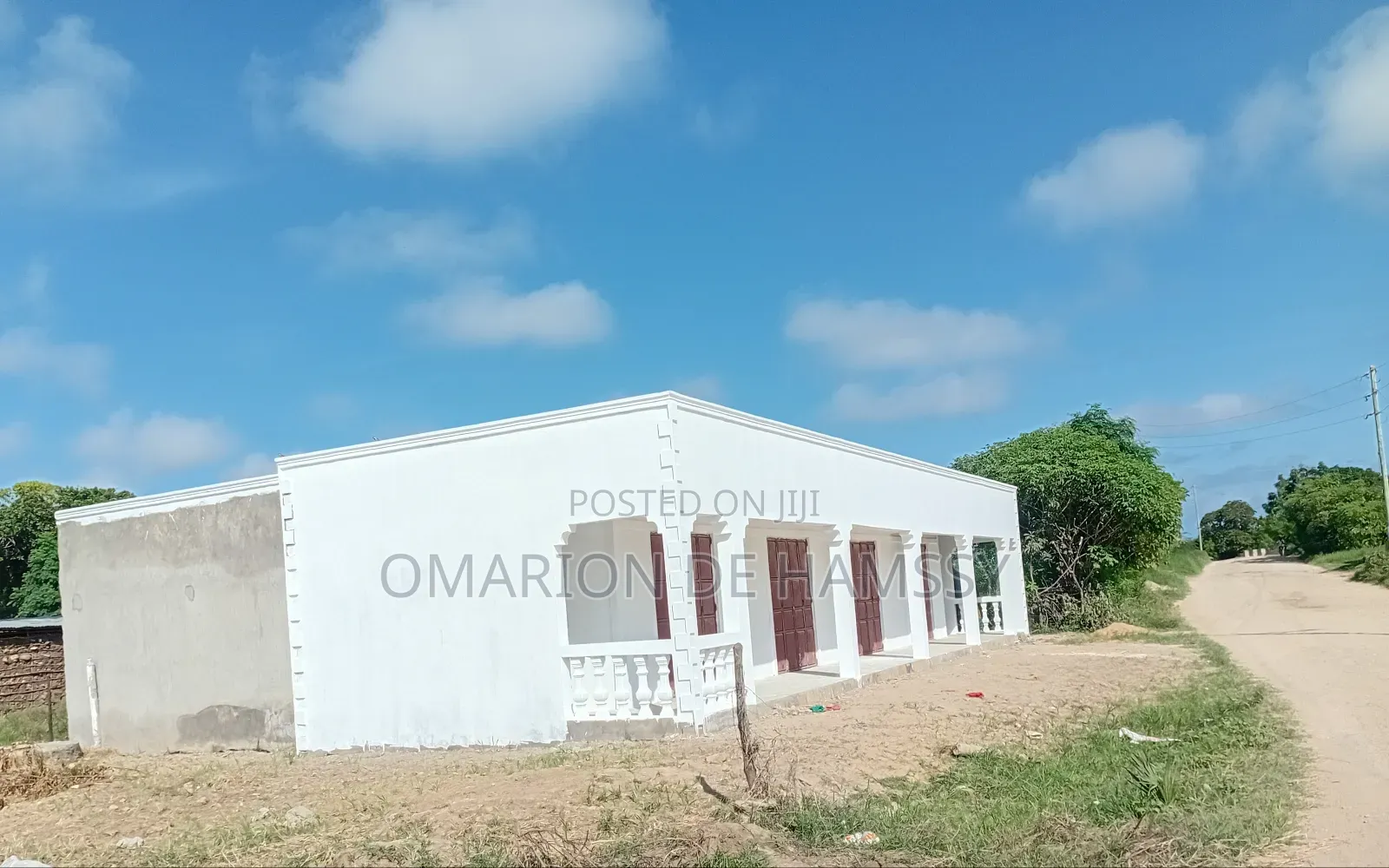 Commercial House for Sale