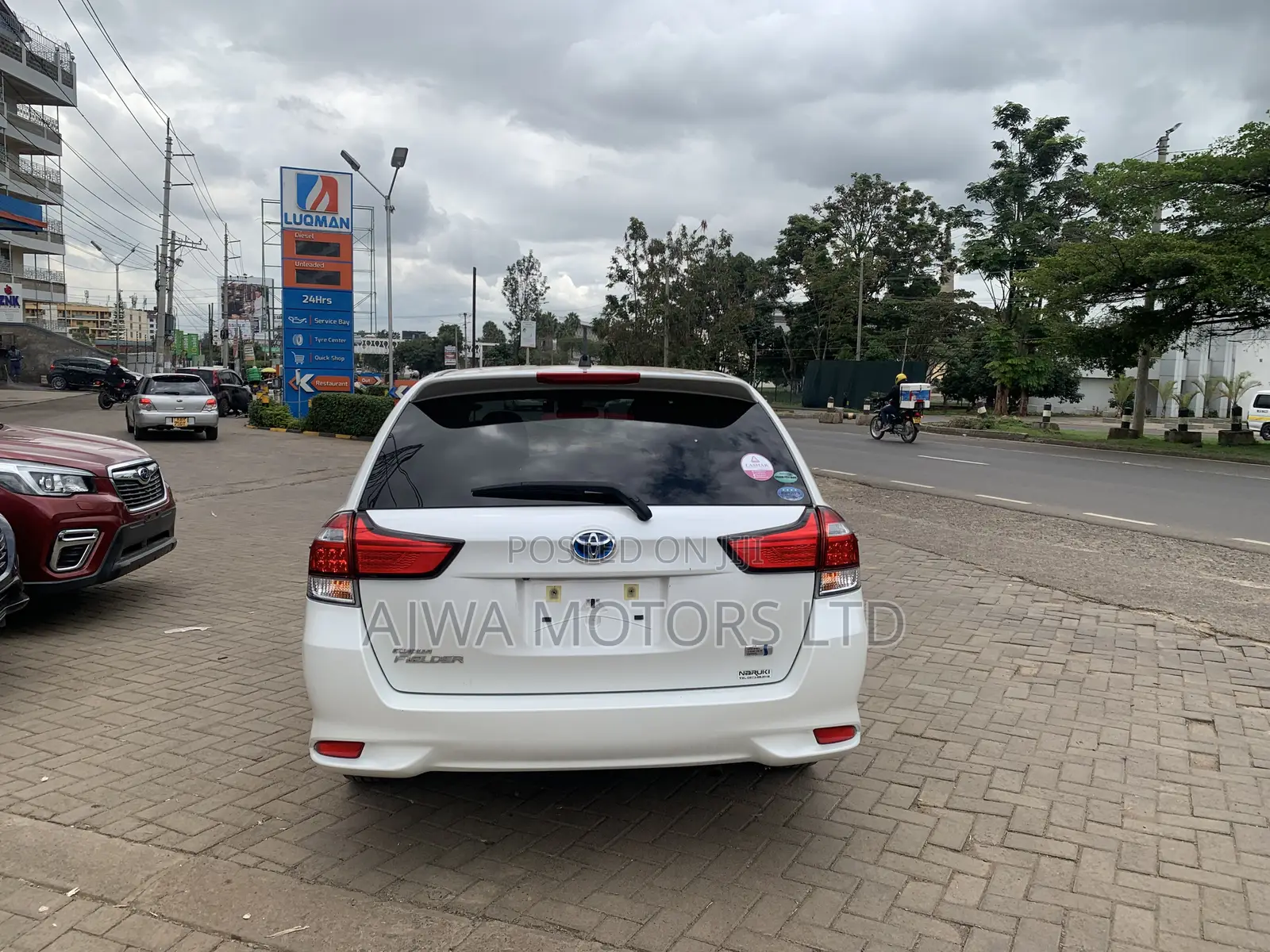 Toyota Corolla Fielder 1.5 Hybrid FWD 2019 White