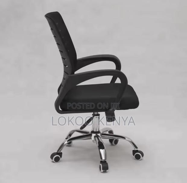 Office Chair; Black Mid Back Mesh Swivel Secretarial Seat - thumbnail 5