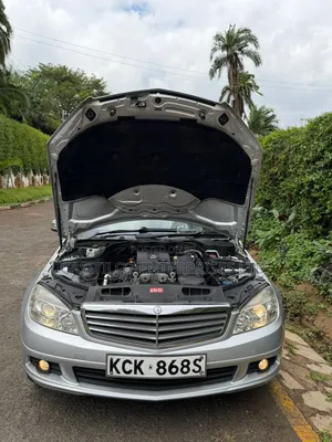 Mercedes-Benz C200 2010 Silver