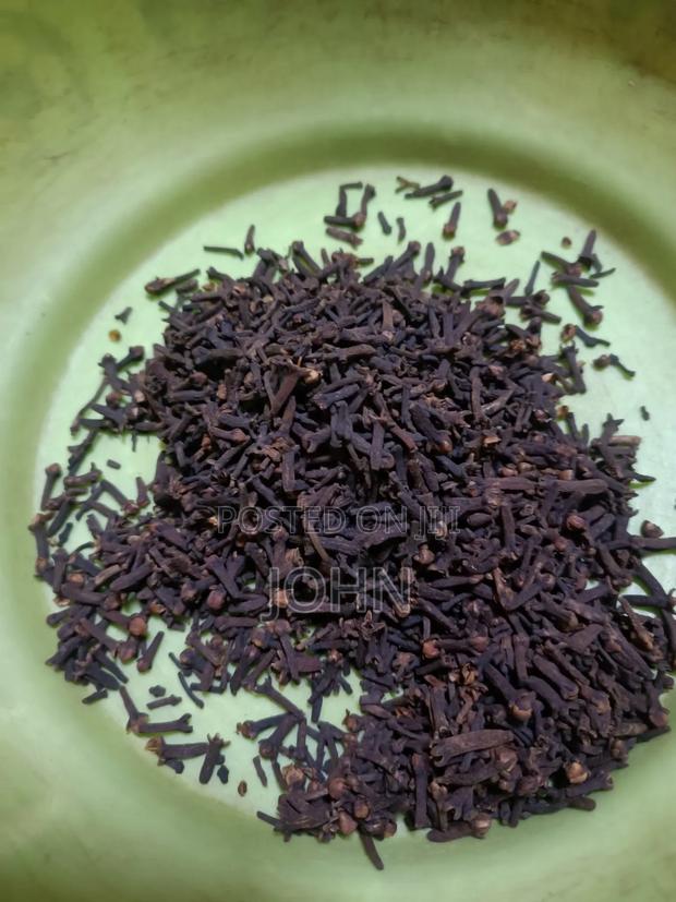 Cloves (Sticks and Powder)