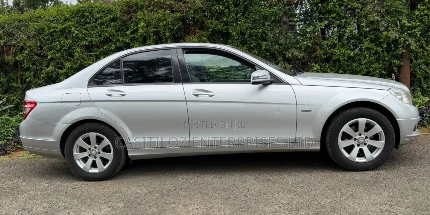 Mercedes-Benz C200 2010 Silver