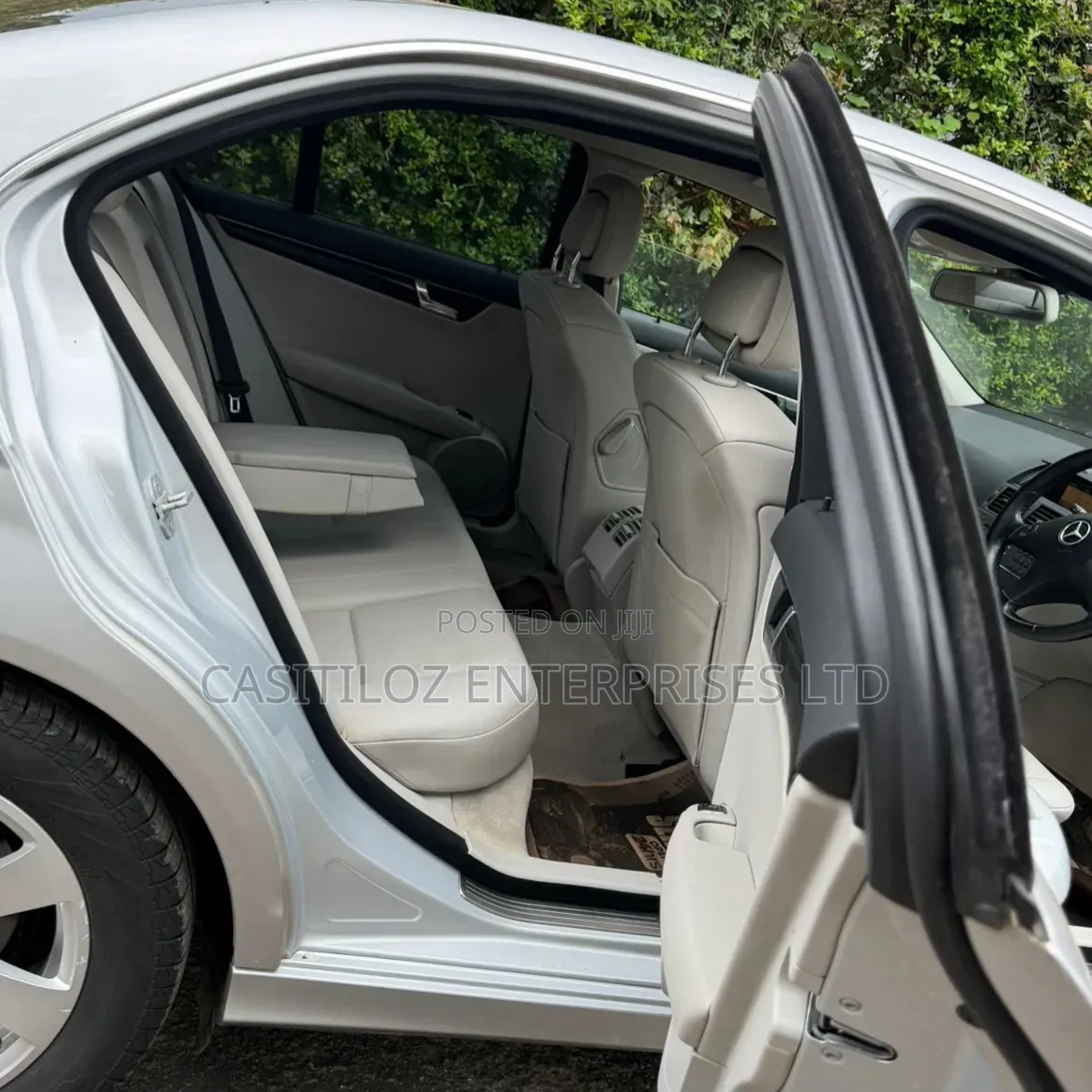 Mercedes-Benz C200 2010 Silver