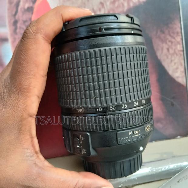 Nikon Lenae - main view