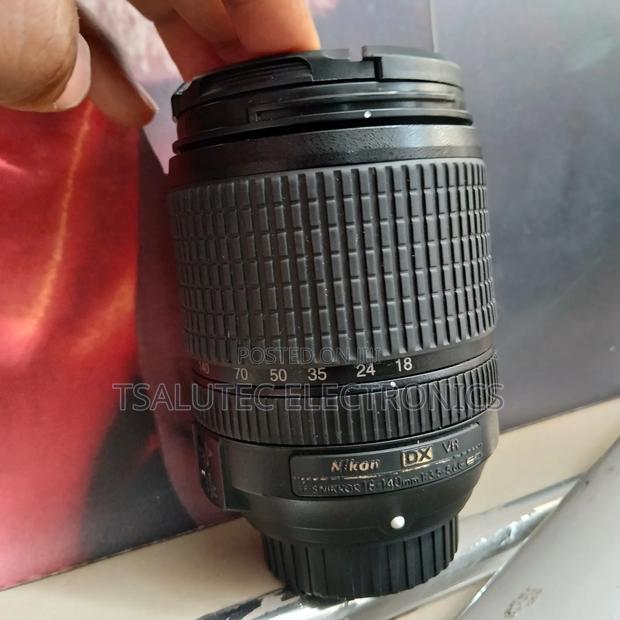 Nikon Lenae - thumbnail 4