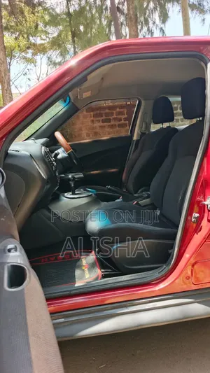Nissan Juke 2011 Red