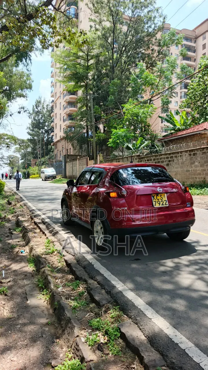 Nissan Juke 2011 Red