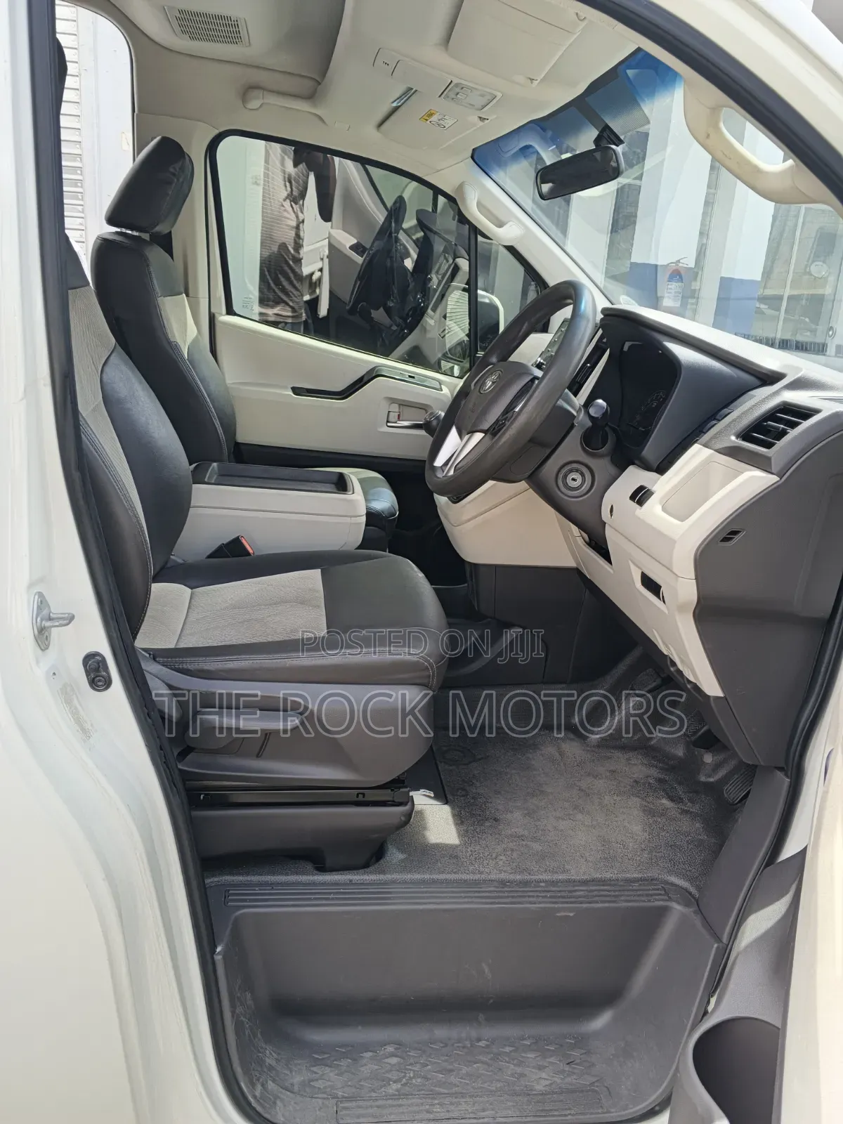 Toyota HiAce 2020 White