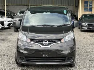 Nissan NV200 SV 2019 Brown