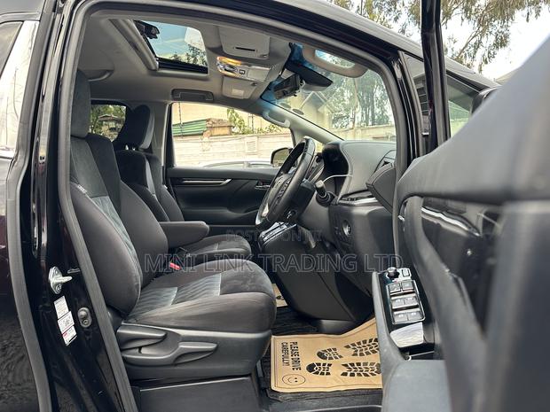 Toyota Vellfire 2019 Black - thumbnail 9