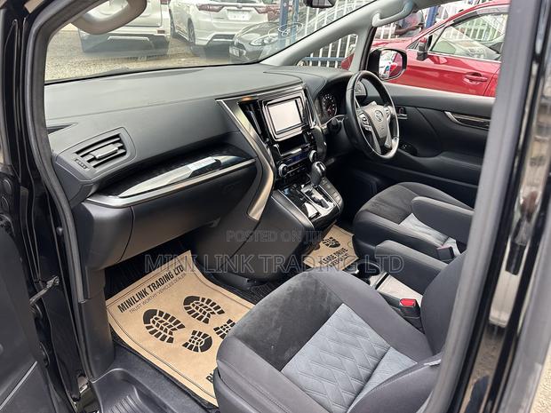 Toyota Vellfire 2019 Black - thumbnail 12