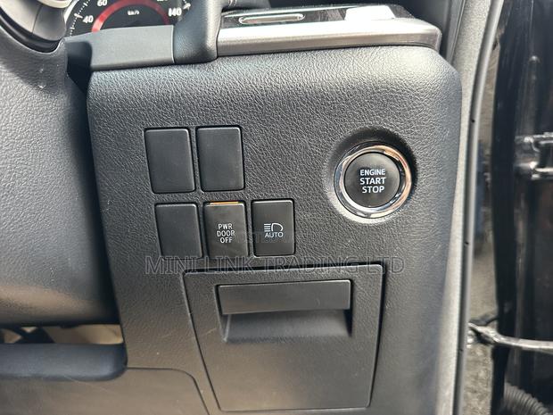 Toyota Vellfire 2019 Black - thumbnail 16