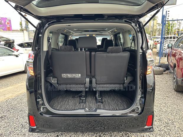 Toyota Vellfire 2019 Black - thumbnail 18