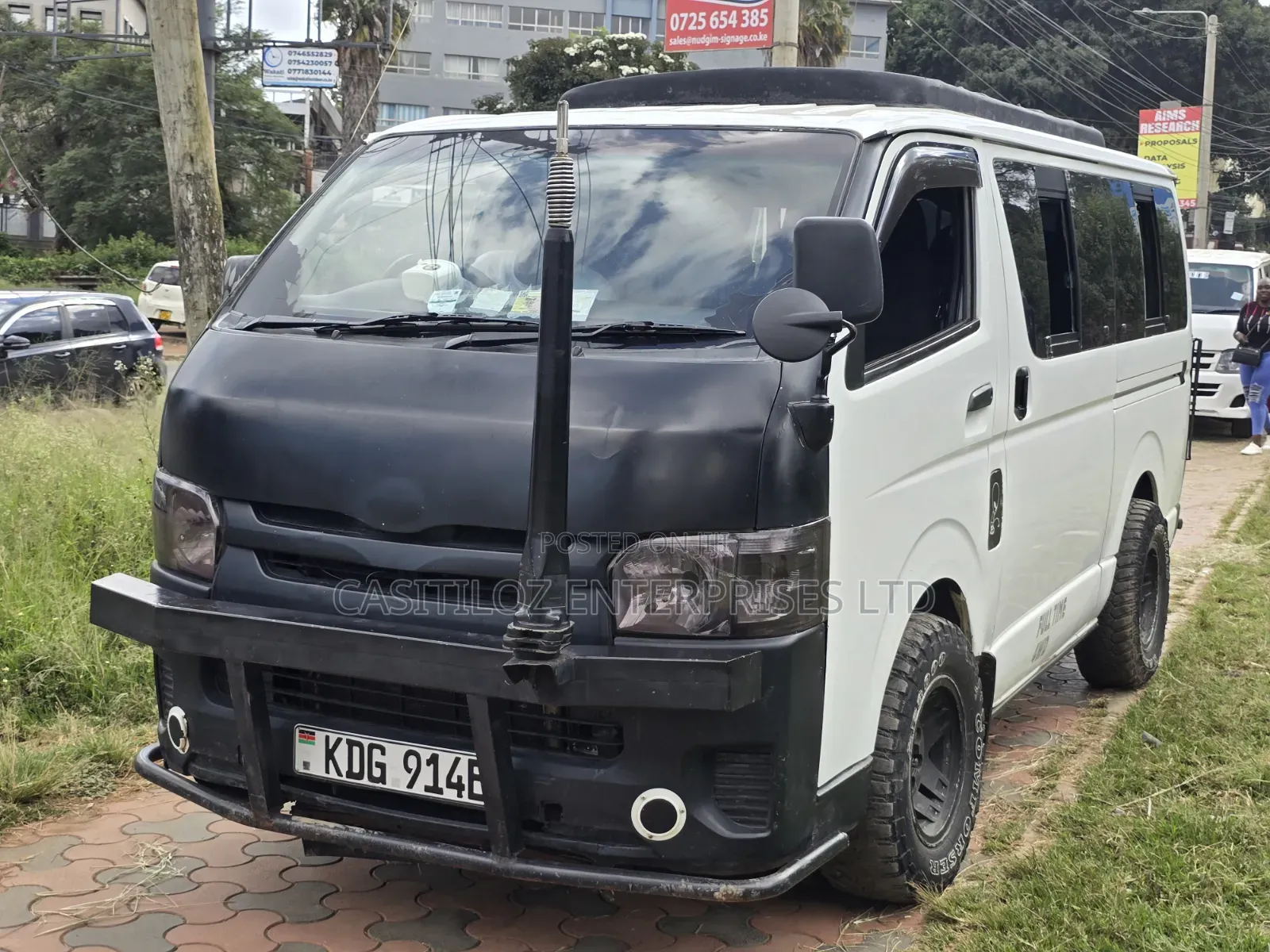 Toyota HiAce 2014 White