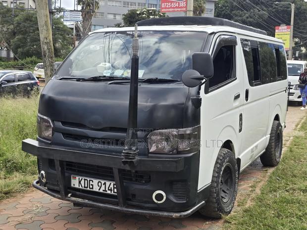 Toyota HiAce 2014 White